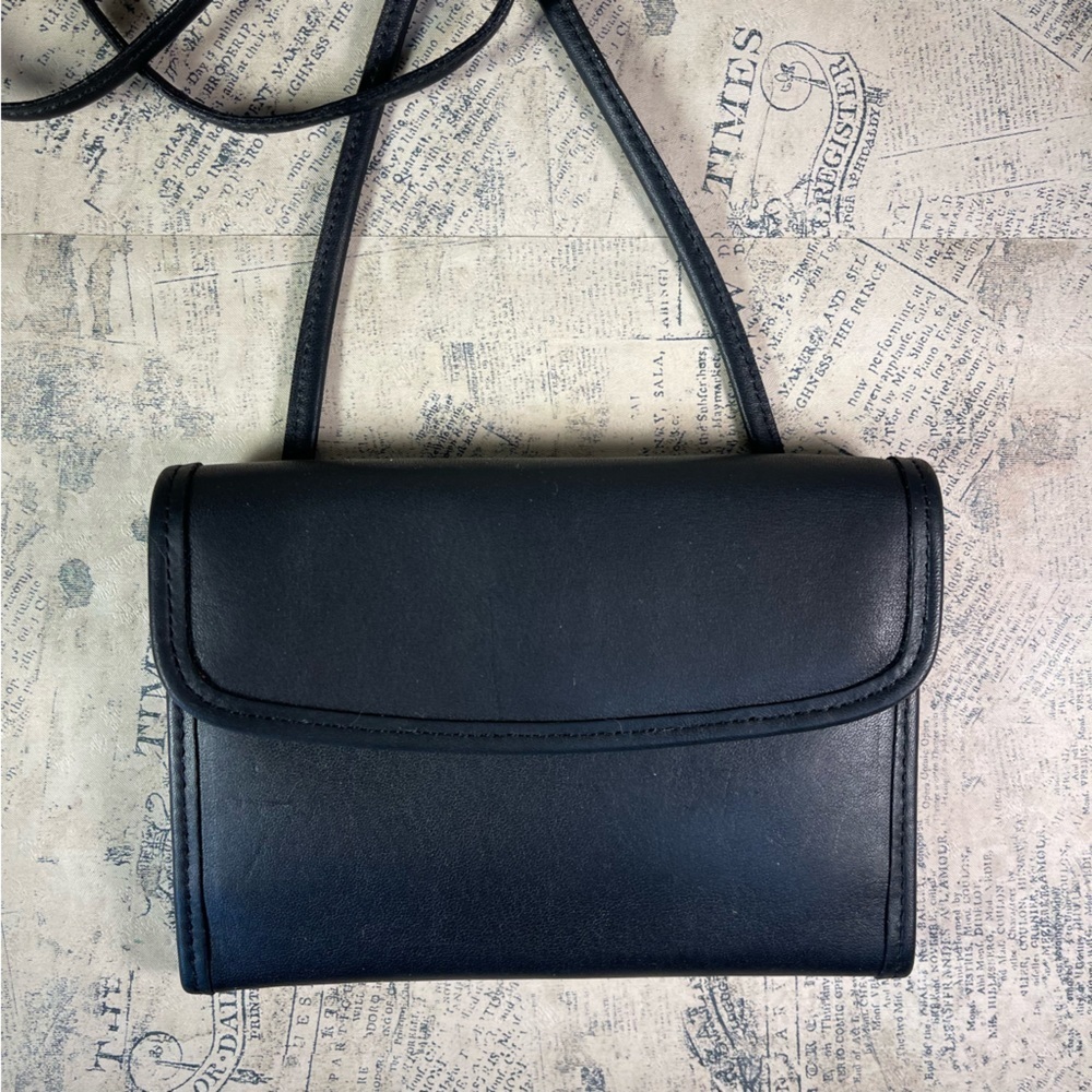 Vintage Coach #4843 Black Leather Swing Wallet Crossbody Bag Clutch 90s